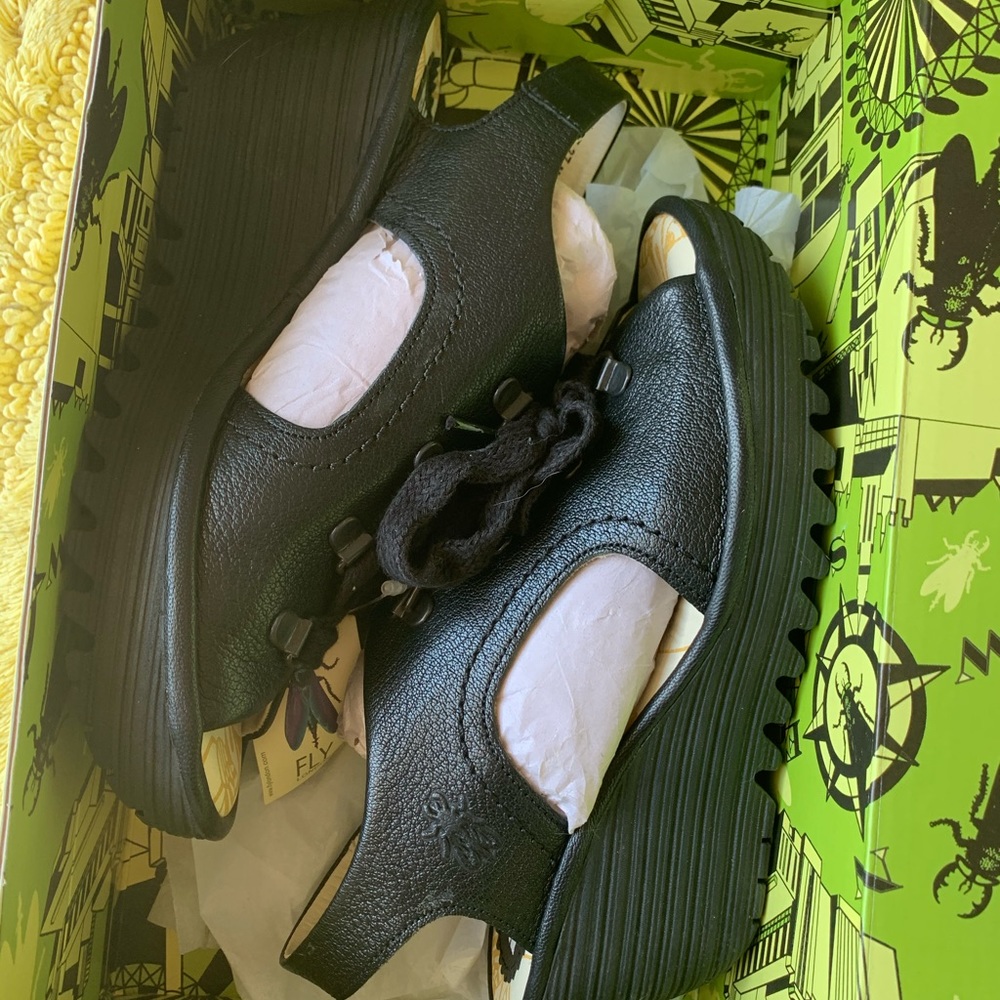 Black Mousse Fly London Heel Sandal Never Worn